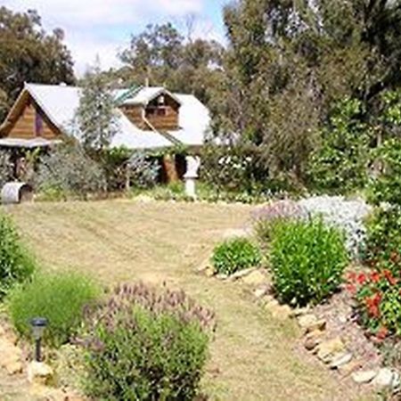 Moonbeam Cottages & Rainbow Cafe Moonambel Екстер'єр фото